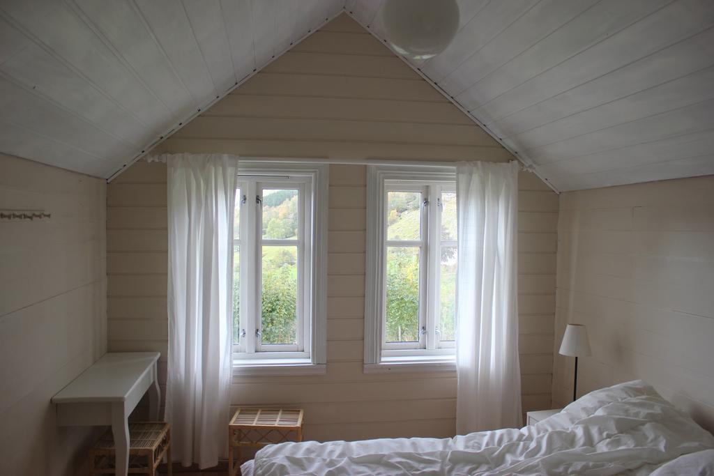Hoiland Gard Gardshotellet Hjelmeland Oda fotoğraf